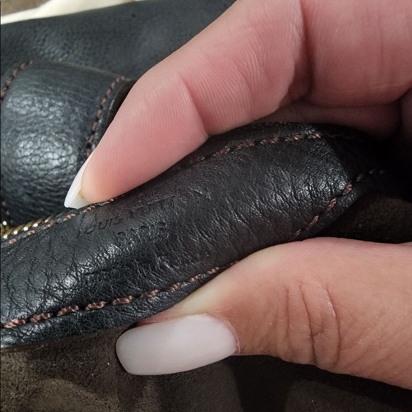 Louis Vuitton Mahina L Hobo - Picture 8 of 12